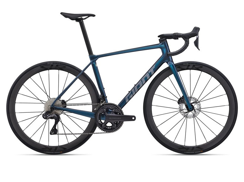 The Giant TCR Advanced Pro 0 DI2 race bike is superlight, ultra-efficient and rides like a dream.